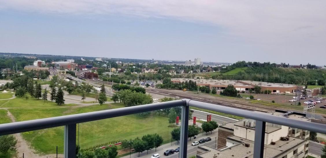 Furnished 1 Bedroom In East Village By Signature Suites Ltd Calgary Zewnętrze zdjęcie