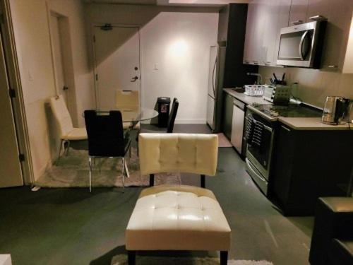 Furnished 1 Bedroom In East Village By Signature Suites Ltd Calgary Zewnętrze zdjęcie